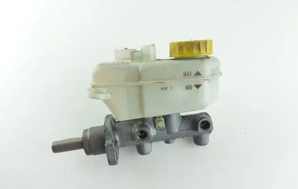 Skoda Fabia Mk2 (5J) Master brake cylinder X5617 KL4929