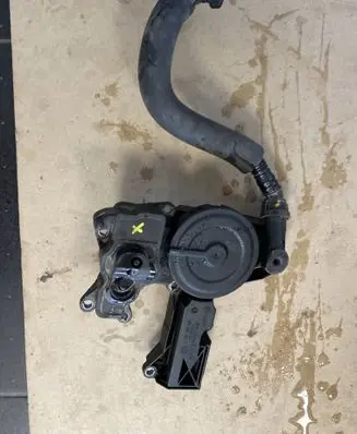 Audi A4 S4 B8 8K Oil breather separator 06H103495
