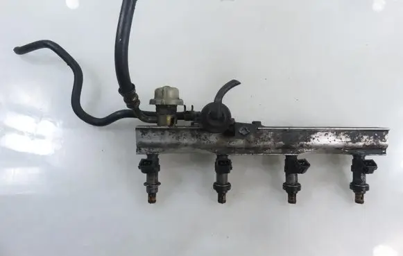 Honda HR-V Fuel main line pipe 