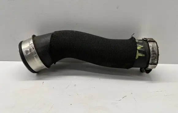 Volkswagen Touareg II Intercooler hose/pipe 7P0145708B