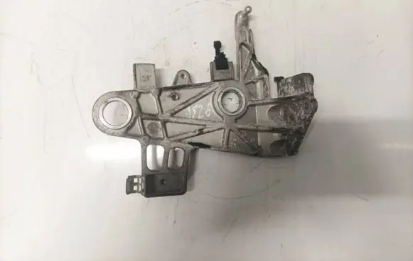 Mercedes-Benz C W204 Engine mounting bracket a6510902241