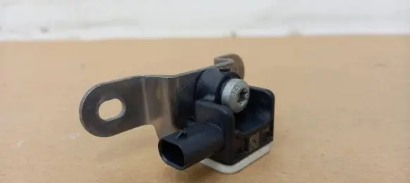 Porsche Cayenne (9Y0 9Y3) Airbag deployment crash/impact sensor 971907651