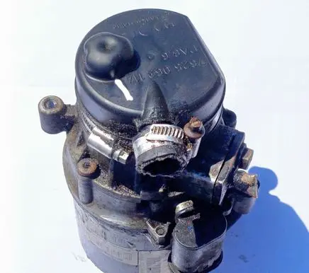 Mini One - Cooper R50 - 53 Power steering pump 7625477132 7625974136 6769961