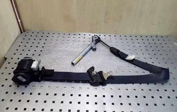 Peugeot 4007 Front seatbelt 604675800A 6066746 6023602