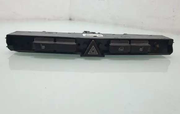 Opel Zafira B Hazard light switch 13100109