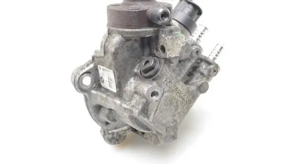 BMW 3 E90 E91 Fuel injection high pressure pump 7797874