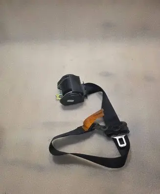 BMW 7 E38 Front seatbelt 566172701 00DMADE