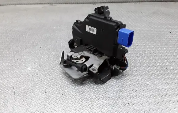 Audi A3 S3 8P Front door lock 4E2837016