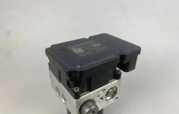 Mercedes-Benz SLK R172 ABS Pump A1724313712 A1724314212