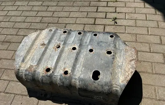 Nissan Patrol Y61 Fuel tank bottom protection