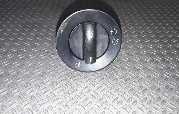 Volkswagen Polo Light switch 6Q0941531C