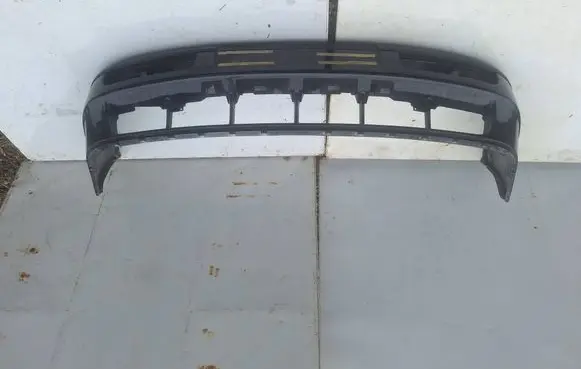 Volkswagen PASSAT B4 Front bumper 3A0807105