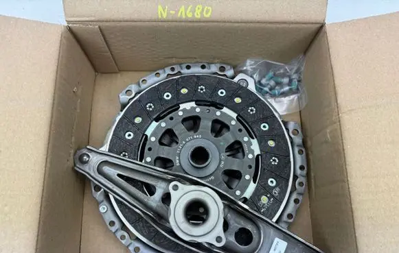 BMW 1 F40 Clutch set kit 21208676279