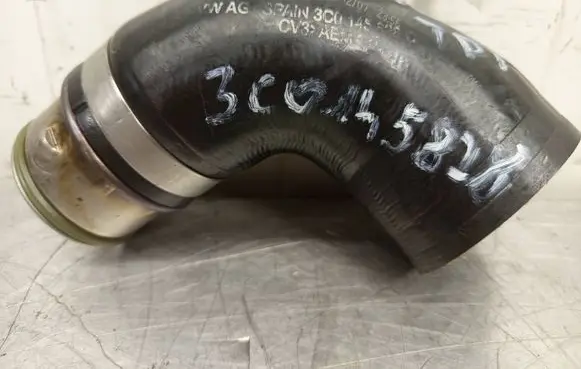 Volkswagen PASSAT B6 Intercooler hose/pipe 3C0145828