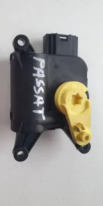 Volkswagen PASSAT B7 A/C air flow flap actuator/motor 