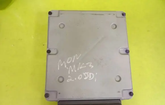 Ford Mondeo Mk III Engine control unit/module 2S7A-12A650-AHC 2S7A12A650AHC