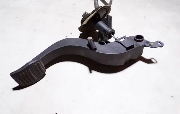 Jaguar X-Type Clutch master cylinder 1X437A543AB