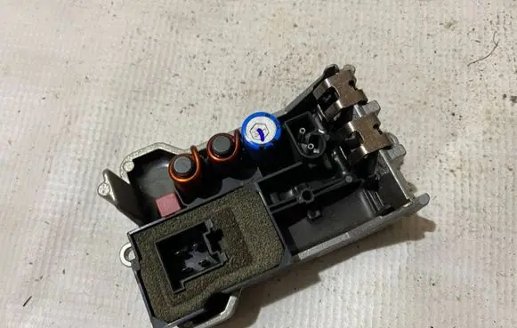 Mercedes-Benz CLS C219 Heater blower motor/fan resistor a2308216351 2308216351