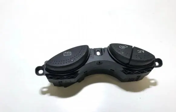 Windscreen/window heater switch