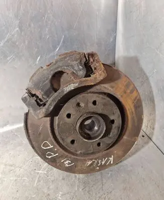 Nissan Qashqai Front wheel hub spindle knuckle