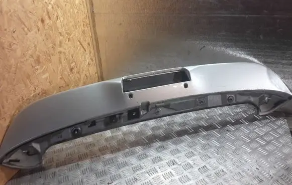 Tailgate/trunk spoiler