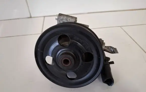 Ford Mondeo MK IV Power steering pump 6G913A696CD B4911041925 96133768