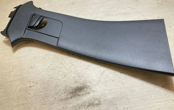 Volvo XC40 (B) pillar trim (top) 31457493 66313280 631440131