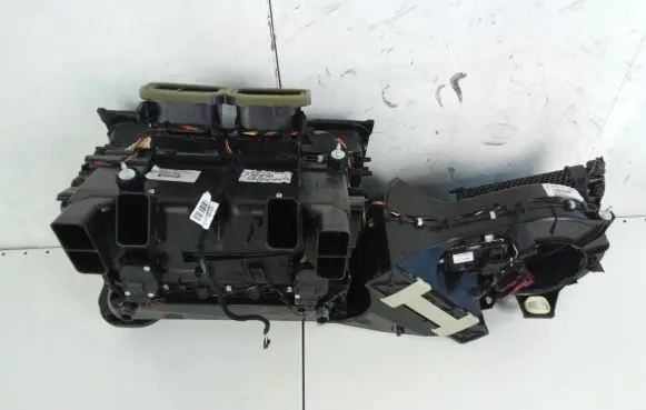 Mercedes-Benz E A207 Interior heater climate box assembly A2128302460
