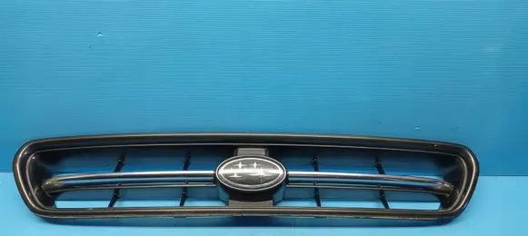 Subaru Legacy Front bumper upper radiator grill