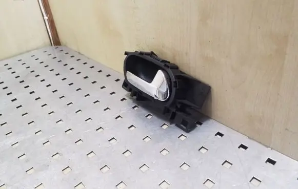Peugeot 3008 I Front door interior handle 9683446577 9683446077