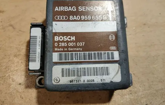 Audi A4 S4 B5 8D Airbag control unit/module 8A0959655B 0285001037