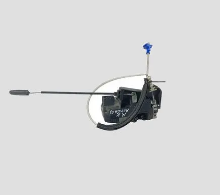 Opel Astra G Front door lock 24444015