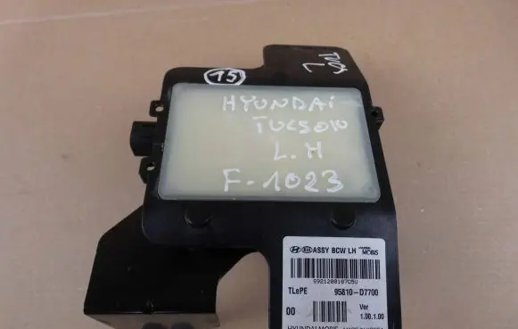 Hyundai Tucson TL Blind spot module 95810D7700 D795850700