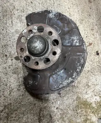 Mercedes-Benz E AMG W212 Front wheel hub spindle knuckle