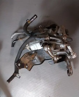 Toyota Avensis T270 Fuel filter housing 233000R072