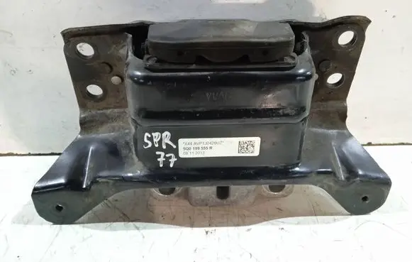 Skoda Octavia Mk3 (5E) Engine mount bracket 5Q0199555 5Q0199555R