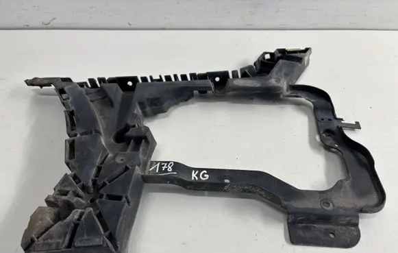 Volvo S90, V90 Rear bumper mounting bracket 31425065