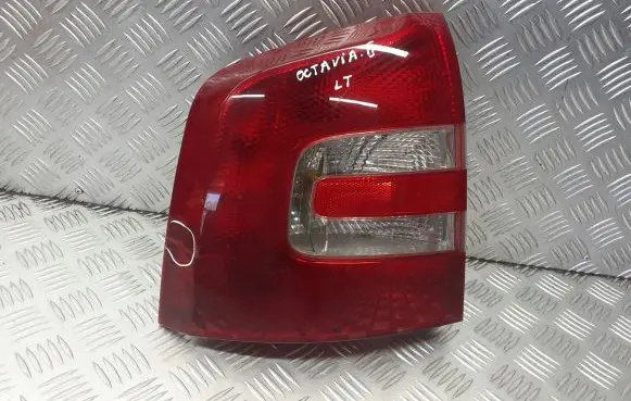 Skoda Octavia Mk2 (1Z) Rear/tail lights 1Z9945095
