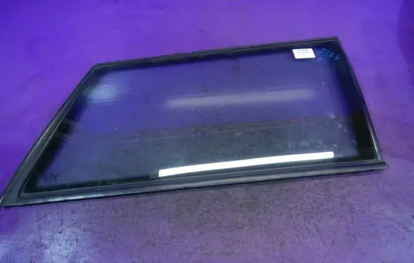 Volkswagen PASSAT B5 Rear side window