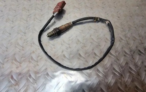 Volkswagen PASSAT B5 Lambda probe sensor 058906265C