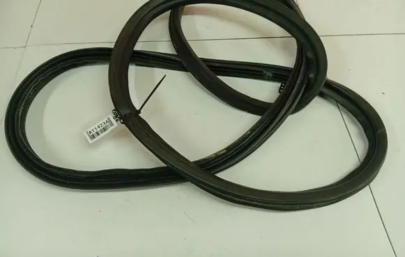 KIA Sportage Trunk rubber seal (body)