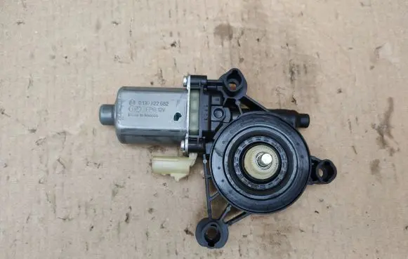 Dodge Journey Rear door window regulator motor 0130822682