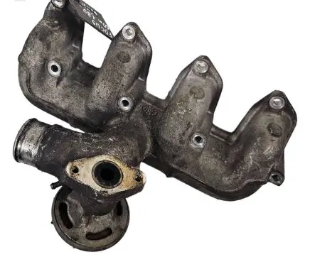 Ford Focus Intake manifold XS4Q9424AF