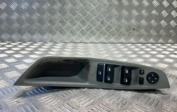 BMW 5 F10 F11 Electric window control switch 9179913