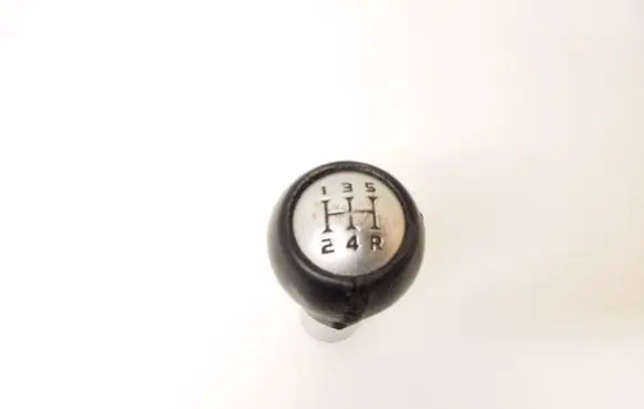 Mitsubishi Colt Gear lever shifter trim leather/knob