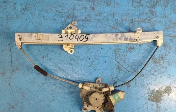 Nissan Pathfinder R51 Windshield/front glass wiper blade 82721EA500