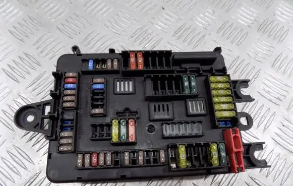 BMW 1 F20 F21 Fuse box set 926111103 06092012