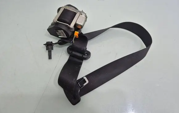 Mercedes-Benz B W245 Front seatbelt 607718200
