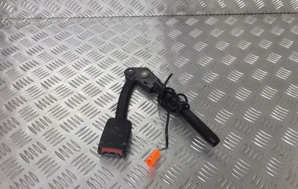 Ford Focus Front seatbelt