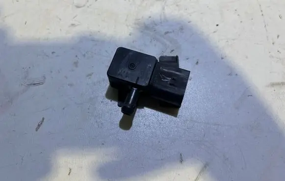BMW 5 F10 F11 Exhaust gas pressure sensor 7805152 1180